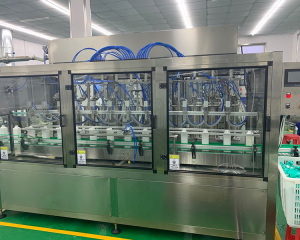 日化伺服柱塞灌裝機